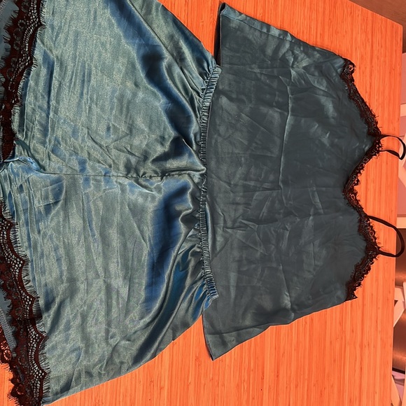 Cute pajamas - Picture 2 of 2